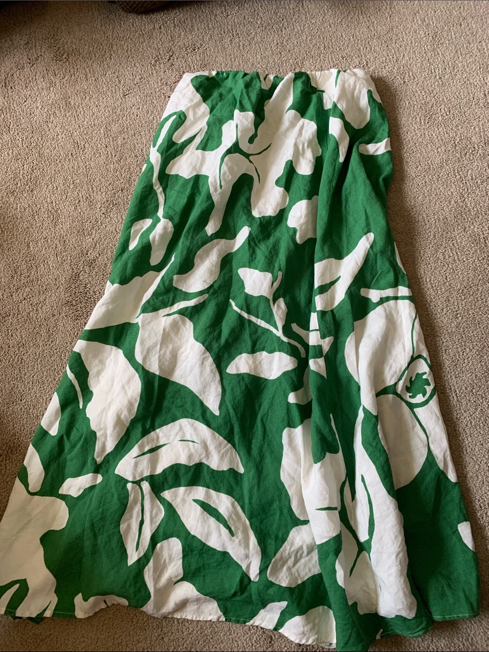 H&M Green and White Leaf-Print Maxi Skirt